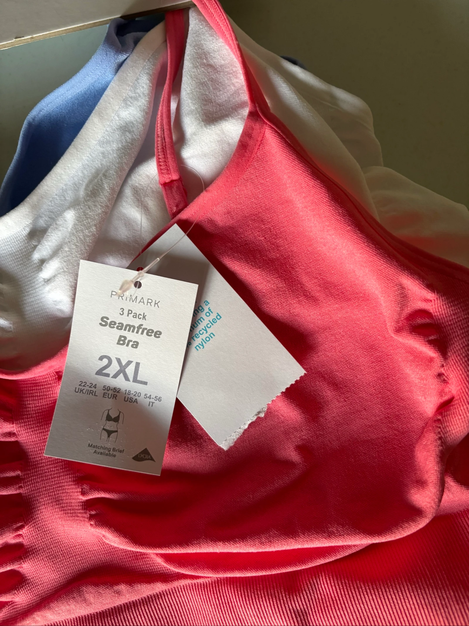 pack 3 bralettes sin costuras primark 2xl 50-52 top confort seamless bra set coral blanco azul – photo 2